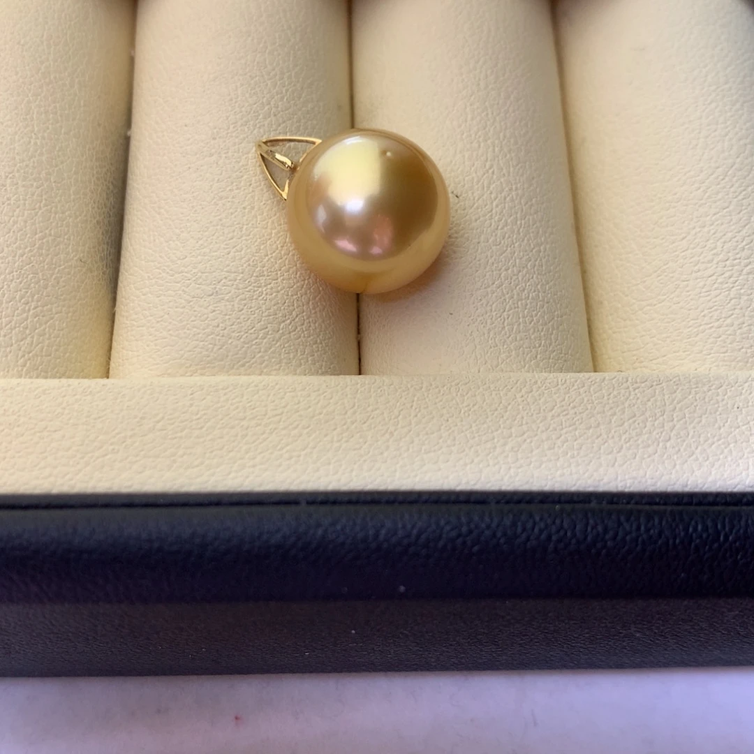 18K金镶嵌海水珍珠吊坠(不含链)