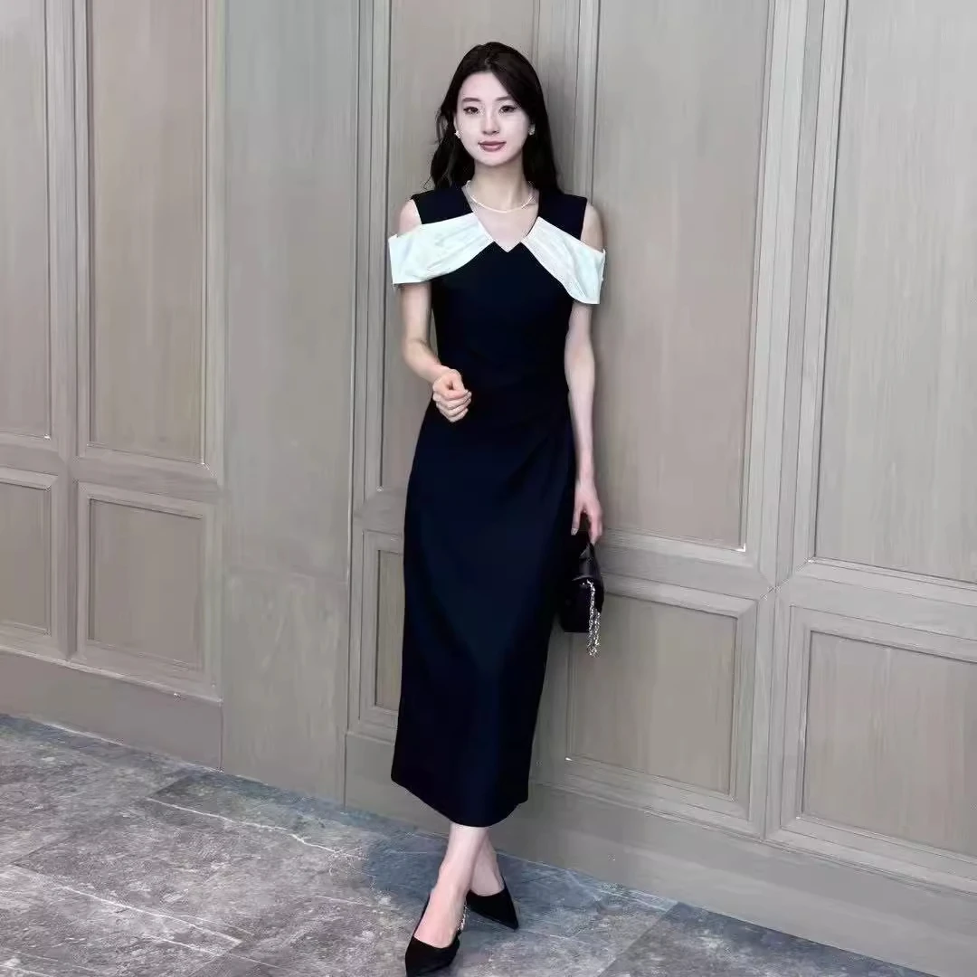 拉夏贝尔新款赫本风法式气质女2025夏款小黑裙收腰显瘦露肩连衣裙