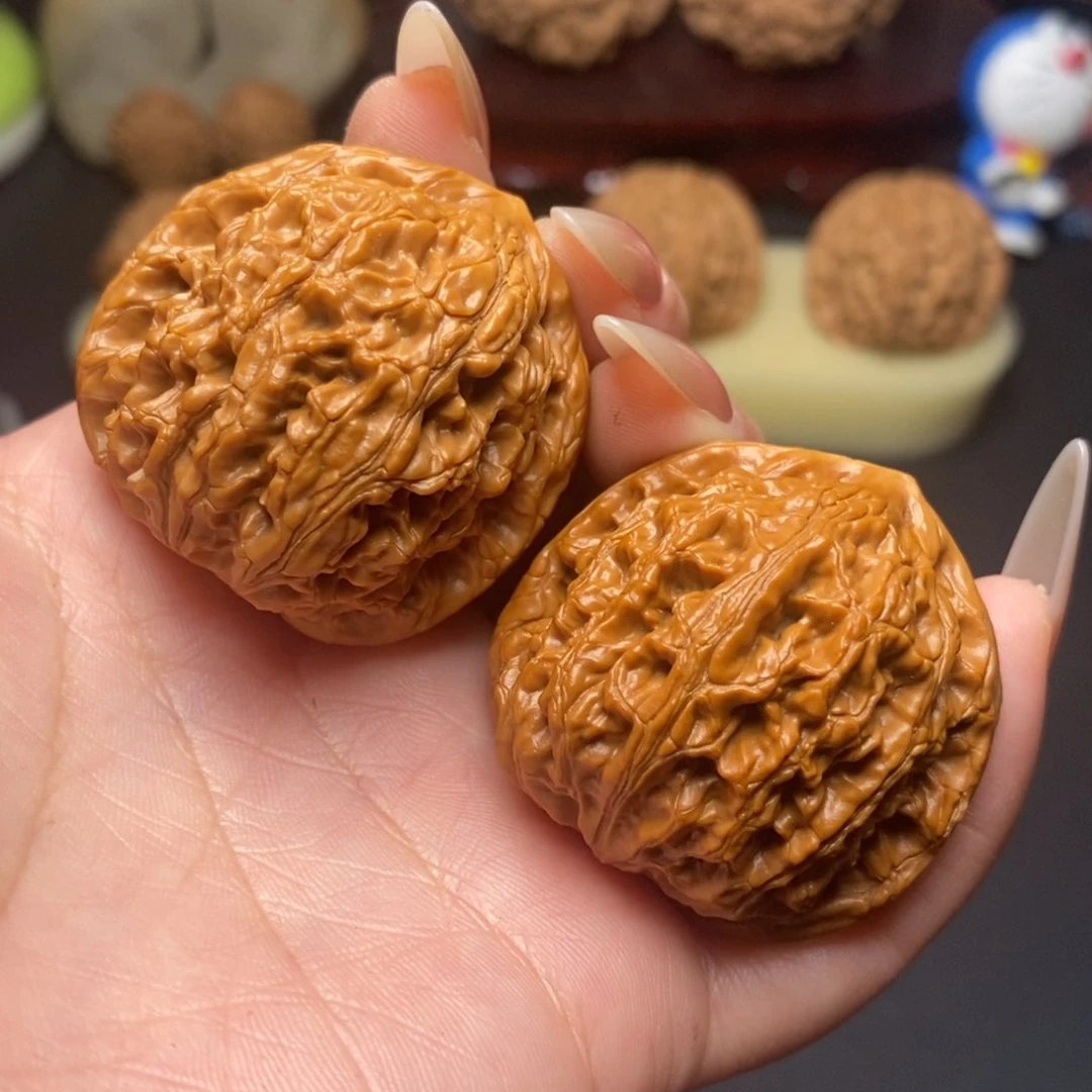 文玩核桃把件水龙纹39.5