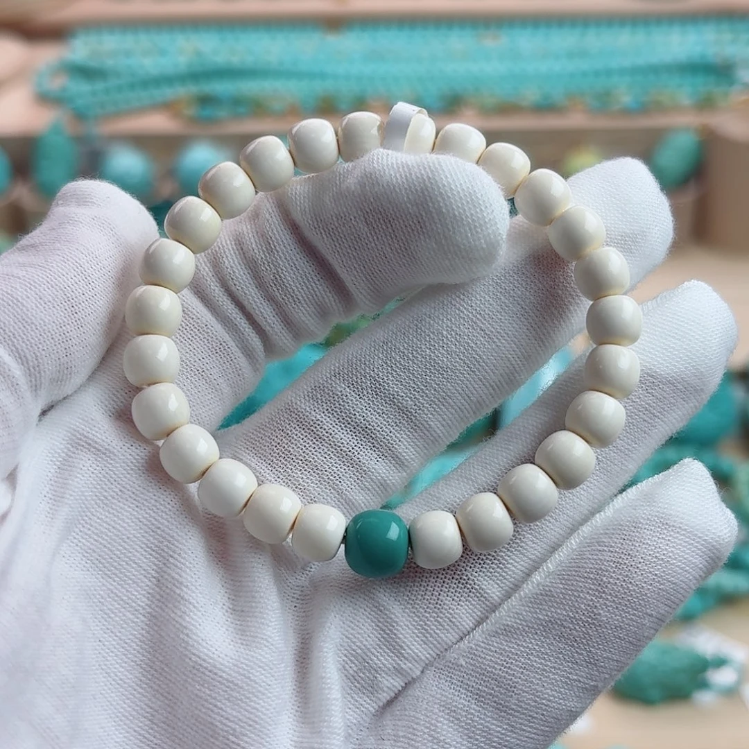 绿松石未镶嵌珠宝奇石（泡油）