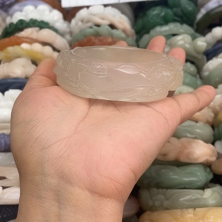 未镶嵌手镯石英岩玉