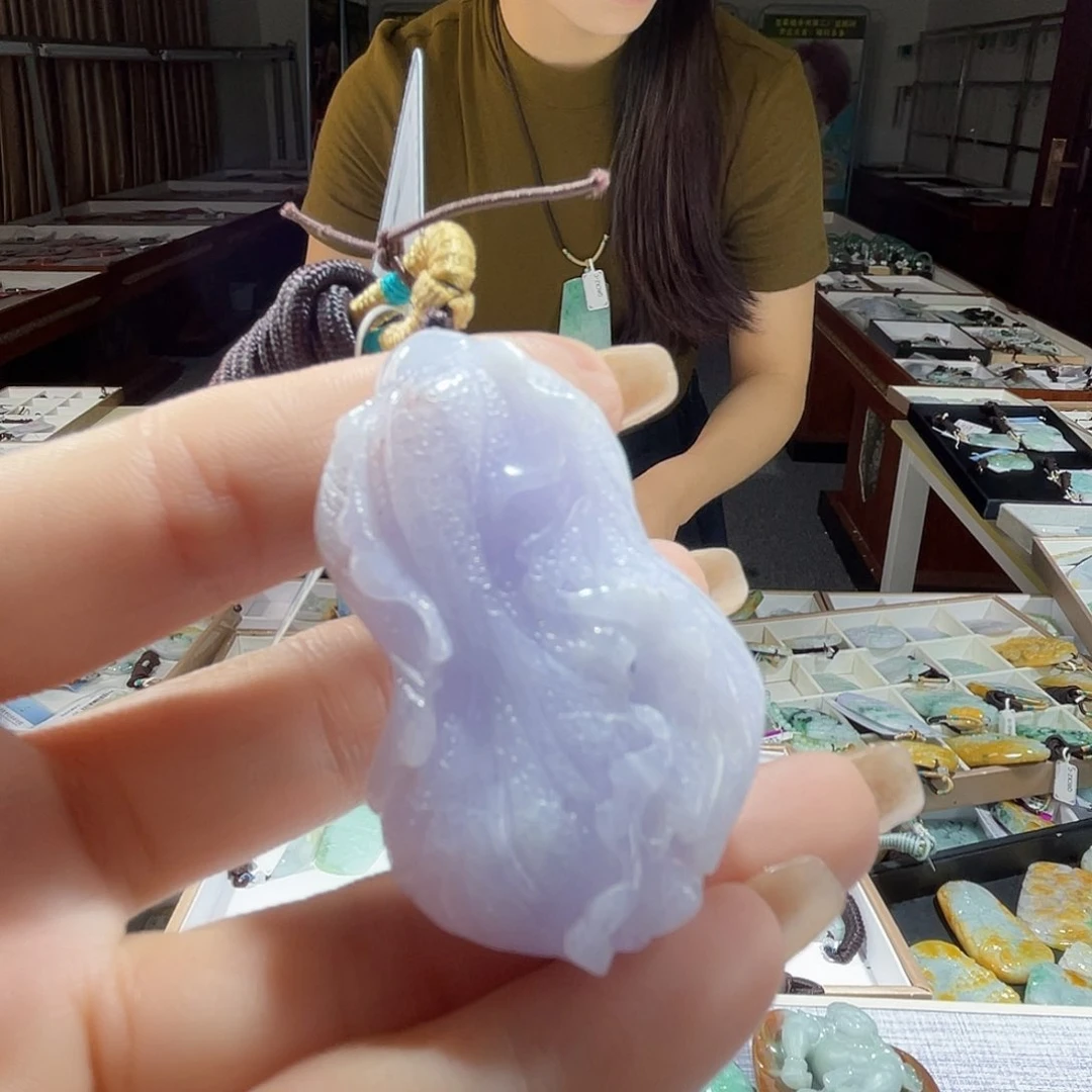 翡翠未镶嵌颈饰一