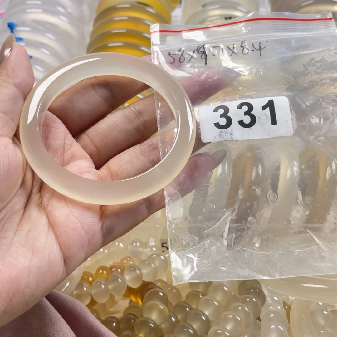 手镯玛瑙/玉髓未镶嵌?