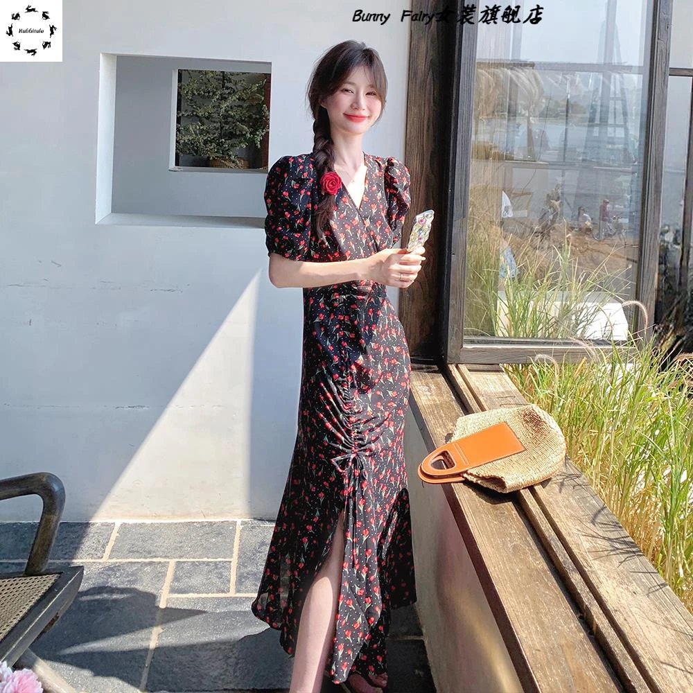 茶歇法式碎花雪纺连衣裙女夏2025新款气质绝美v领泡泡袖鱼尾长裙