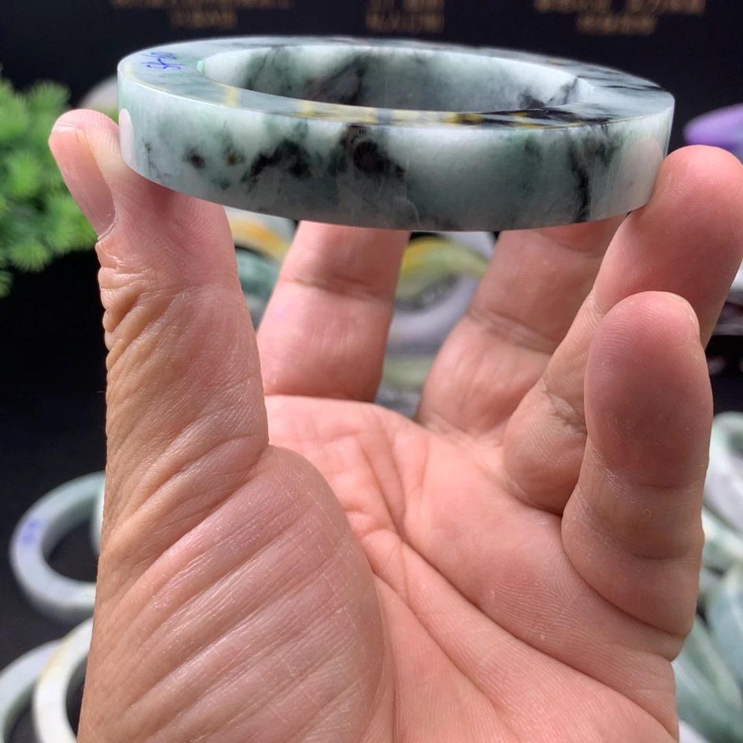 定制翡翠未镶嵌手镯