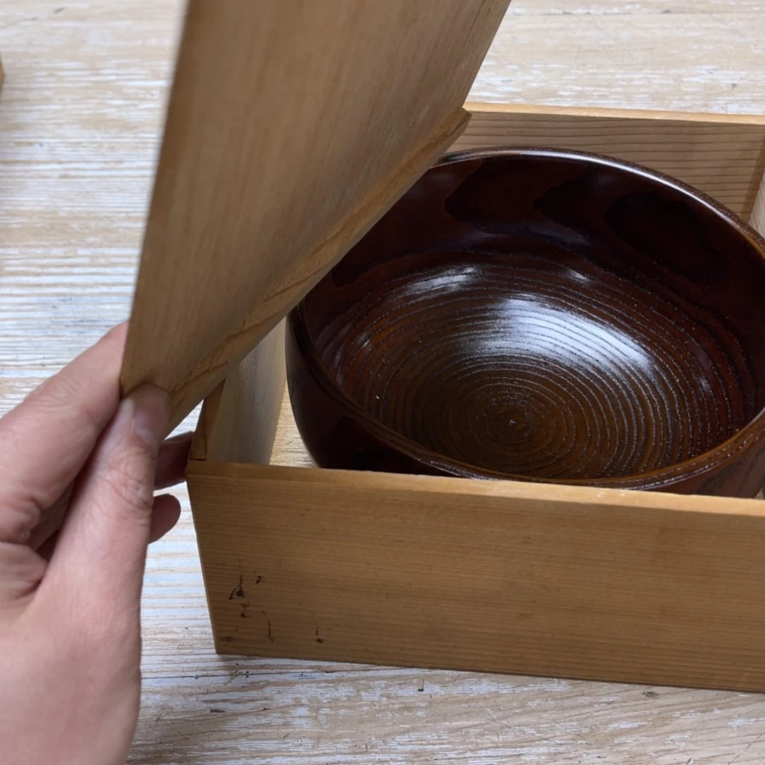 瓷片用****5密密麻麻地排列着