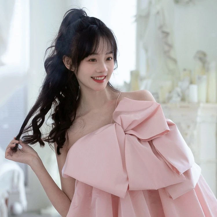 新娘简约晨袍2025春季新款结婚拍照抹胸时尚潮流生日成人礼礼服女