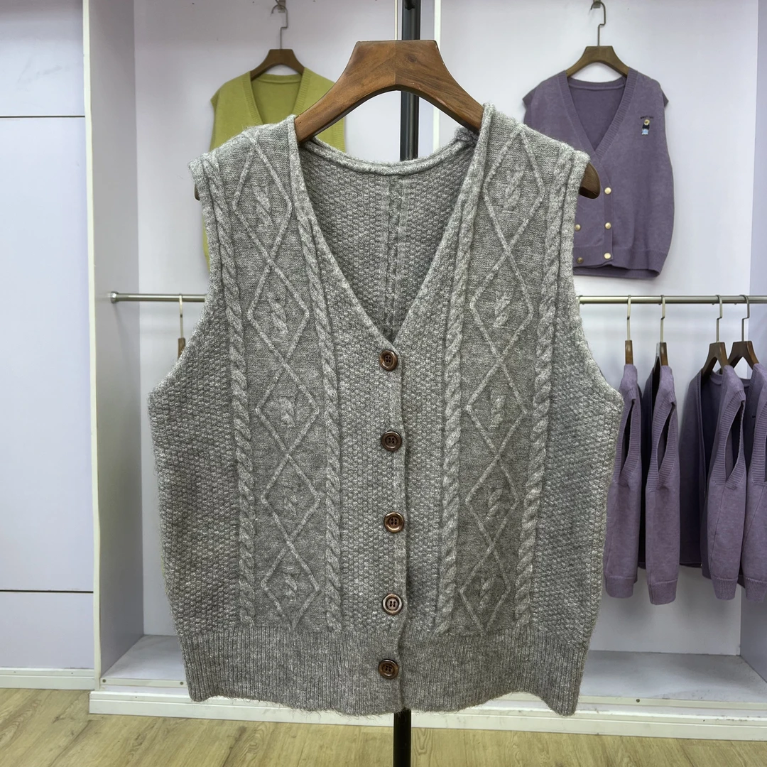 261 纽扣休闲风无袖马夹V领上衣外搭秋季纯色马甲宽松型女装百搭