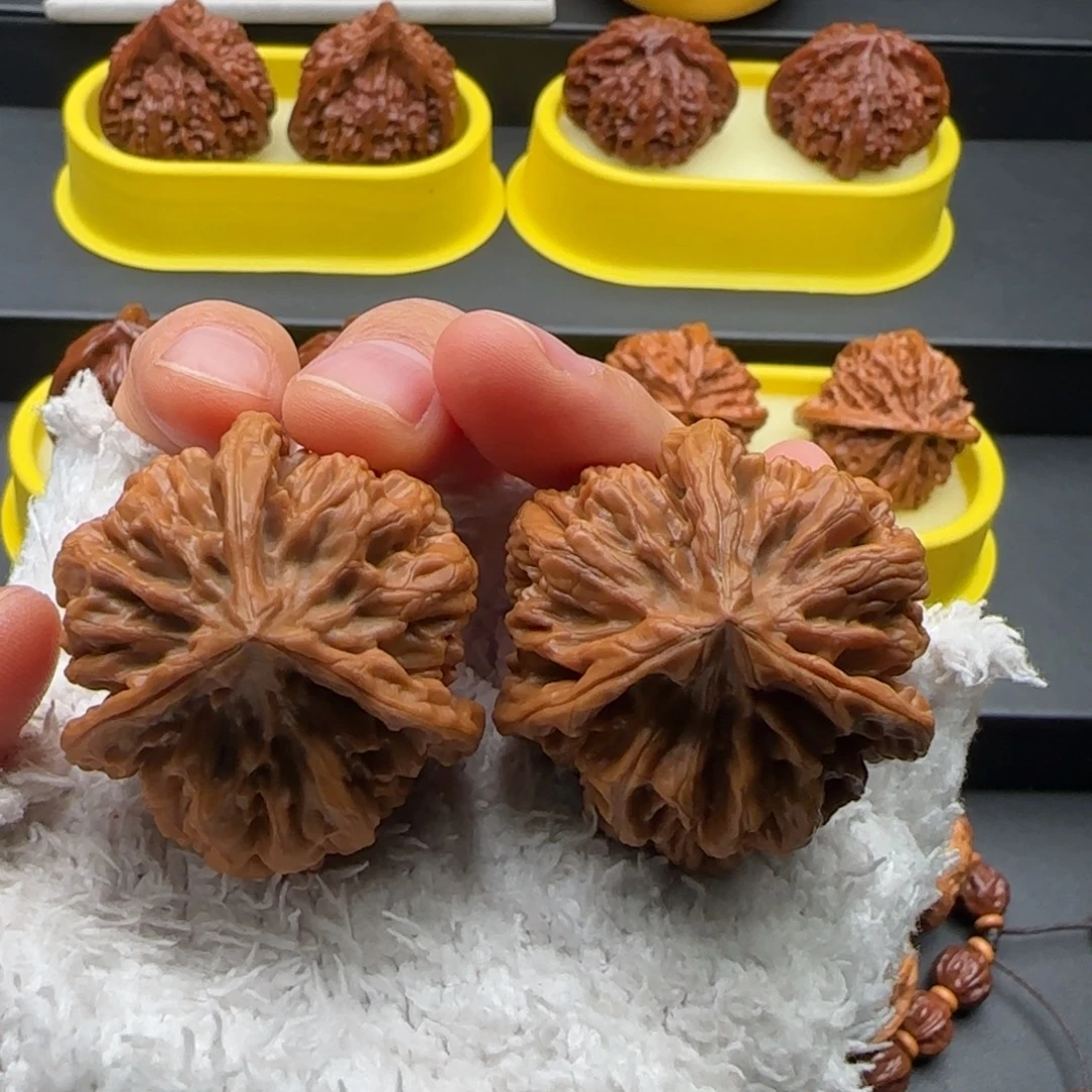 文玩核桃把件龙纹奔全39.5