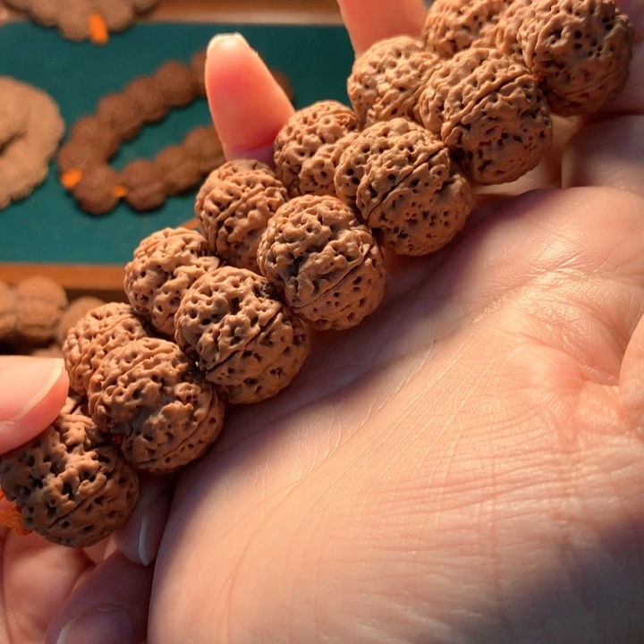 糯****金刚菩提手串镂空蜂王