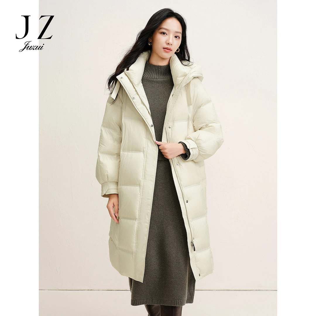 JUZUI玖姿JTFD03108休闲慢人风连帽长款鸭绒羽绒服女2025冬季新款