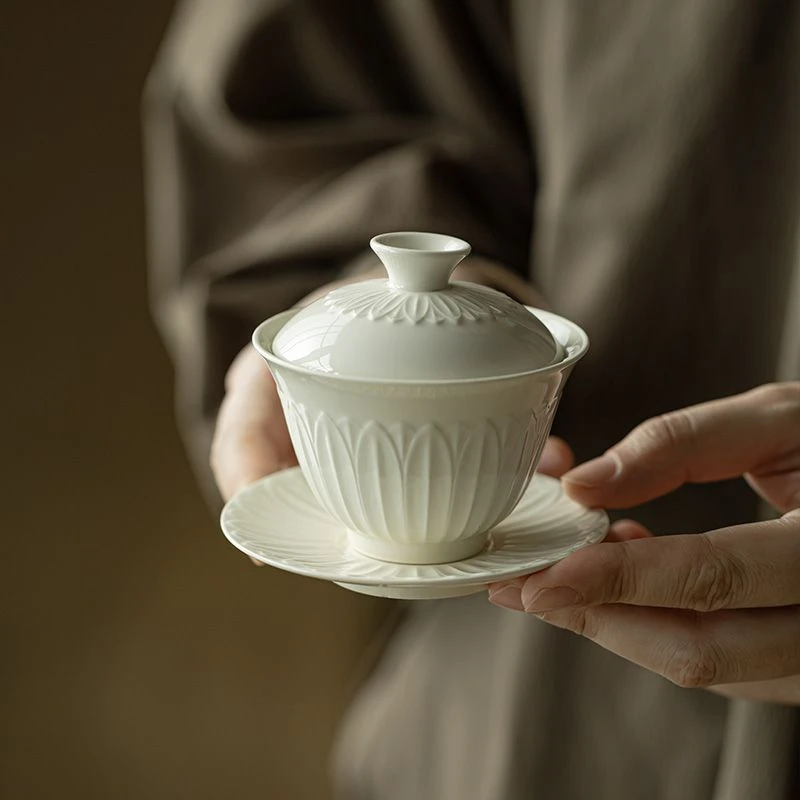 定窑白莲瓣三才盖碗茶杯家用陶瓷功夫茶具单个不烫手高级感泡茶碗
