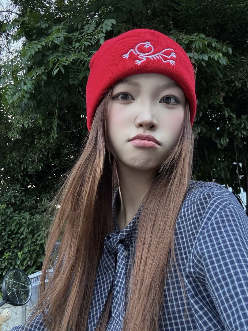 中国红小鸡冷帽雪山户外徒步针织帽日常出游显眼包祝年头红到年尾