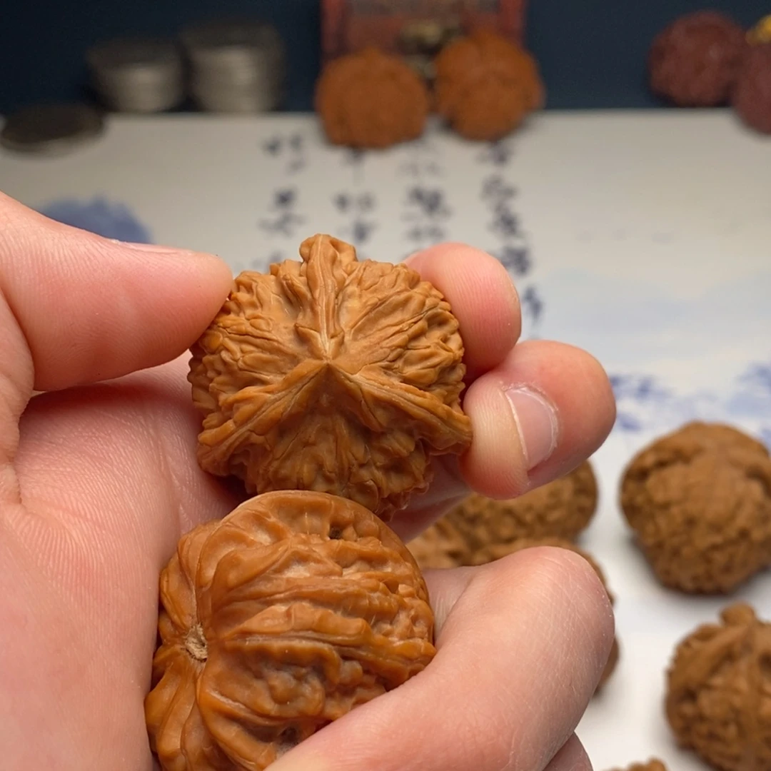 陆***上文玩核桃把件御龙