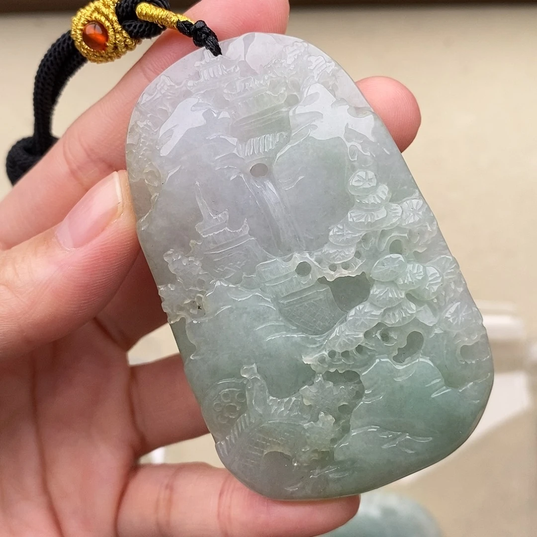 翡翠未镶嵌颈饰一