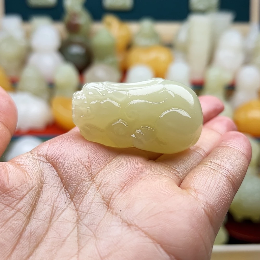 万***新石材貔貅手吧挂件