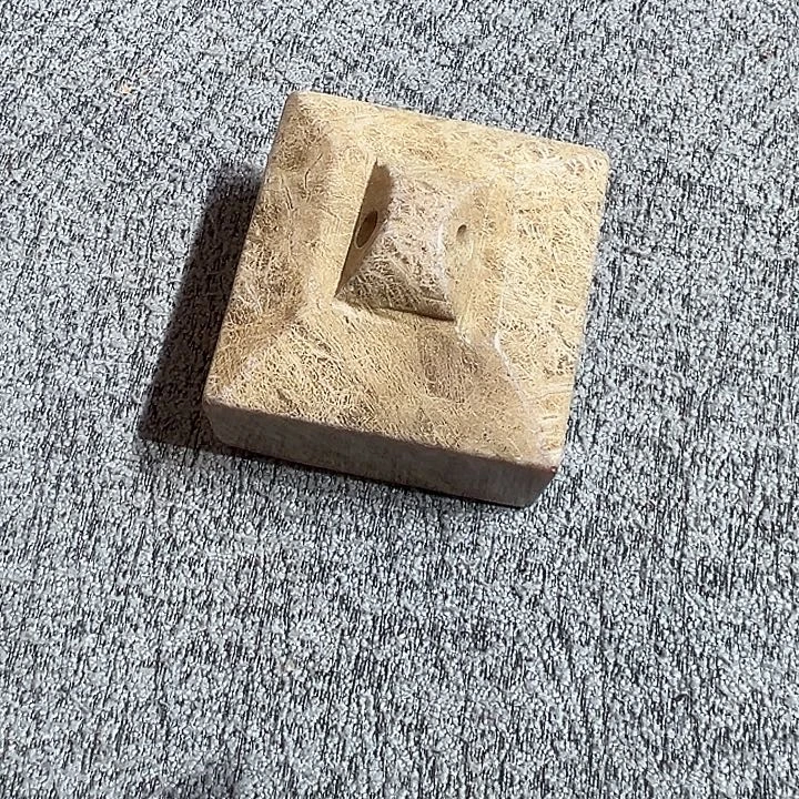 软玉未镶嵌颈饰摆件