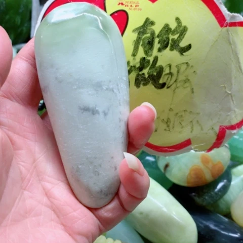 蛇纹石玉未镶嵌手把件