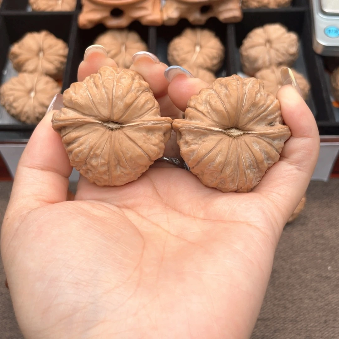 文玩核桃把件42正肩近圆天配克重16