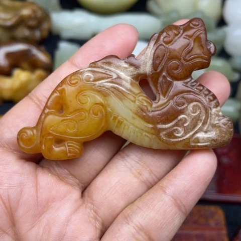 未镶嵌蛇纹石玉颈饰64