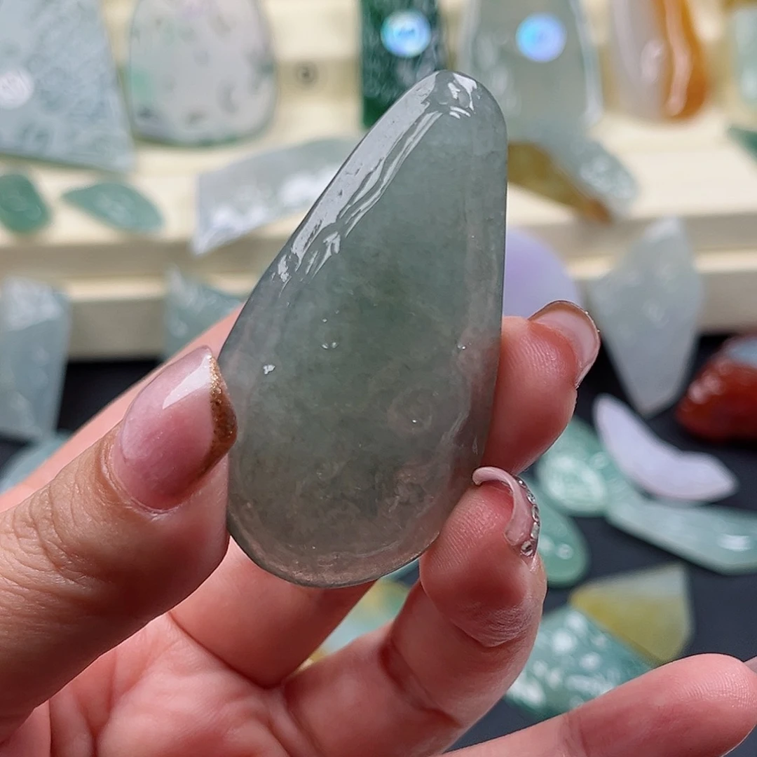 定制翡翠未镶嵌其**雨翡翠挂件