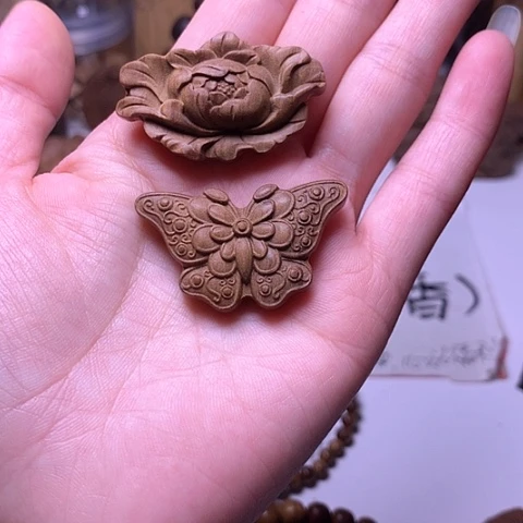 檀香木吊坠啊*檀香牡丹花满工大蝴蝶