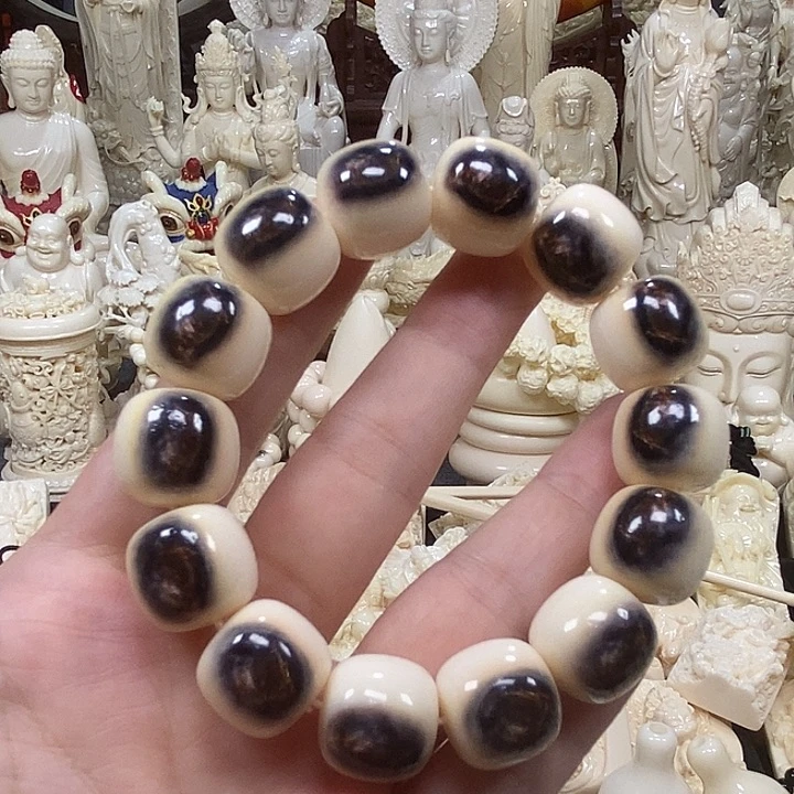 紫檀木类端景台凡*猛犸牙手串