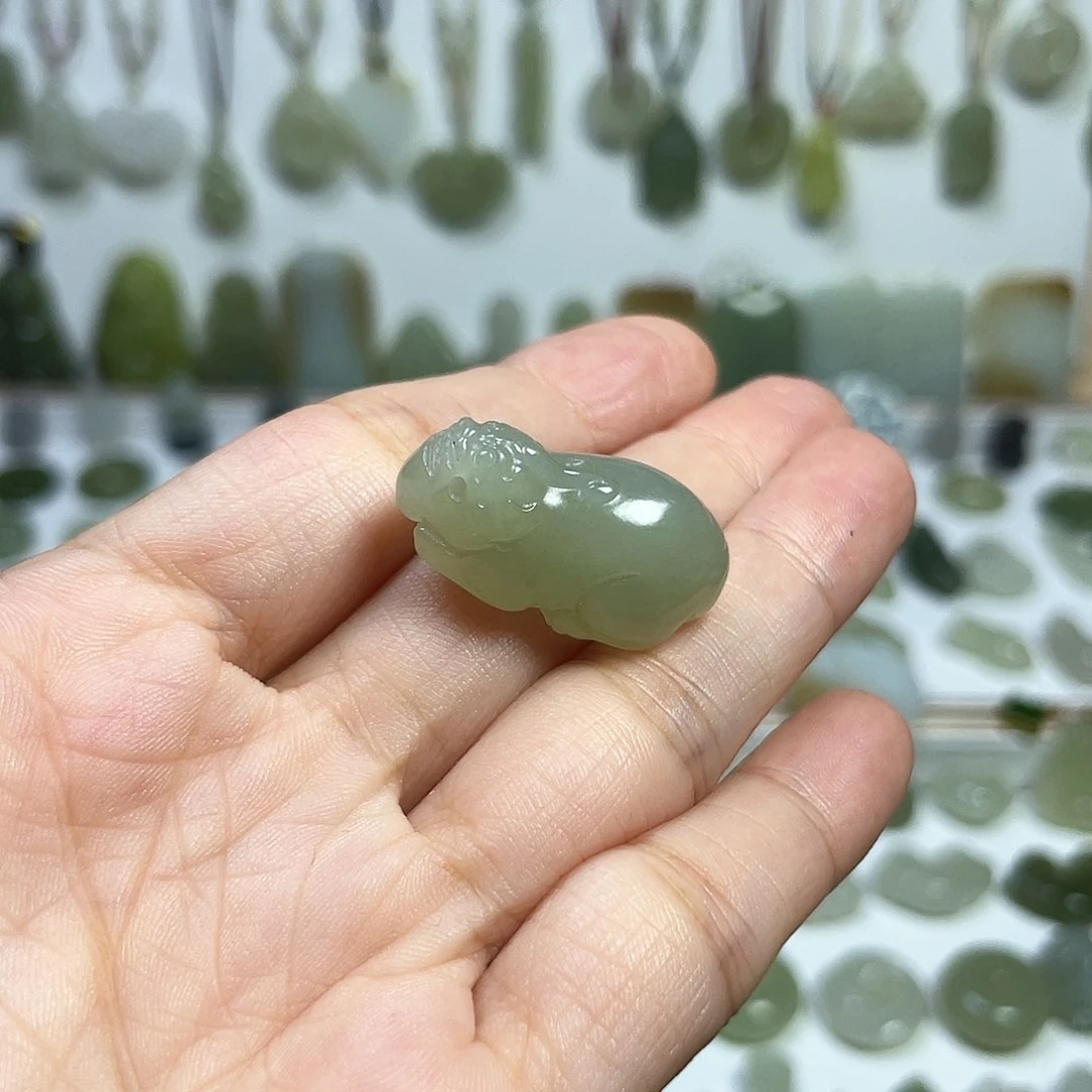 颈饰未镶嵌和田玉曙*