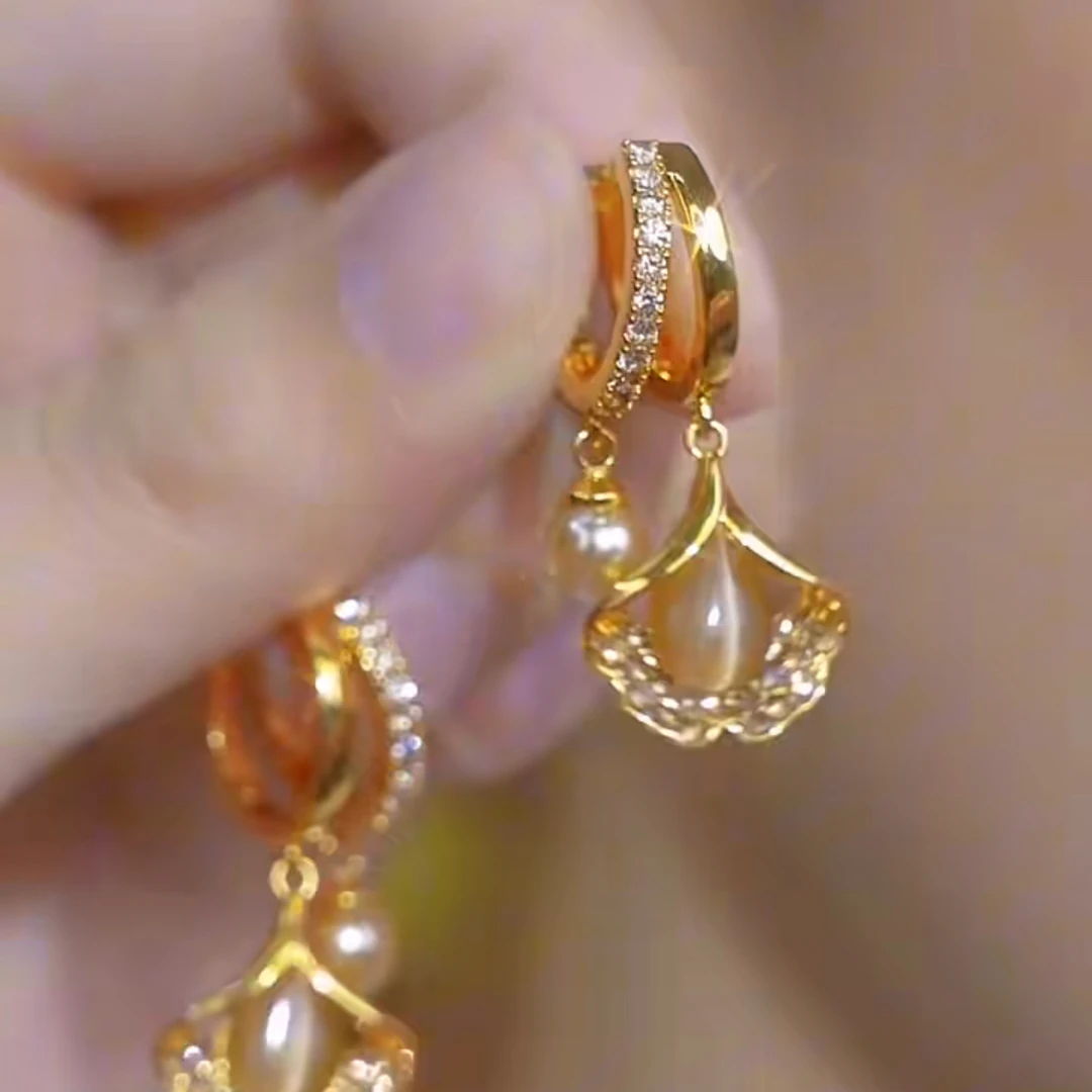 铜合金合成锆石耳饰 时尚百搭轻奢简约金色叶子长款气质耳环