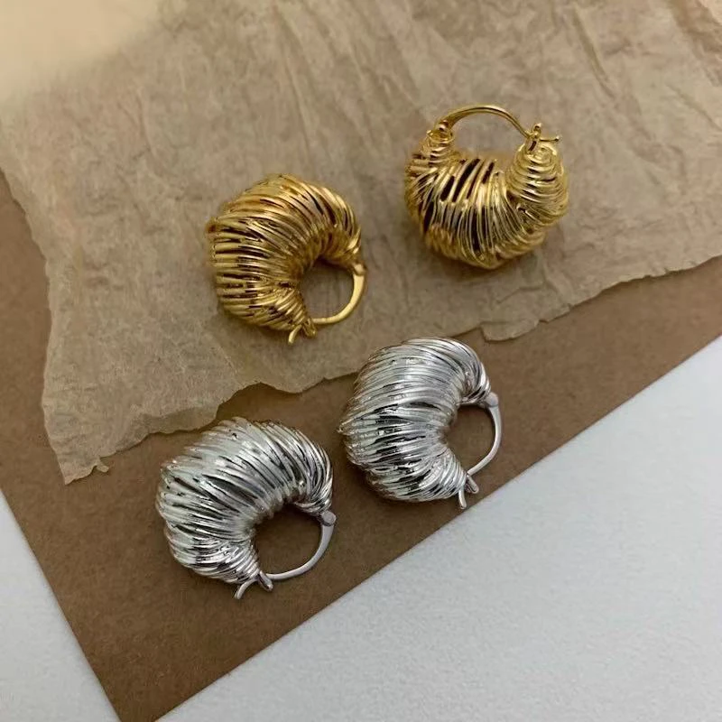 铜合金耳饰 【小富贵】通勤气质小众牛角包百搭港风职场耳扣 A194