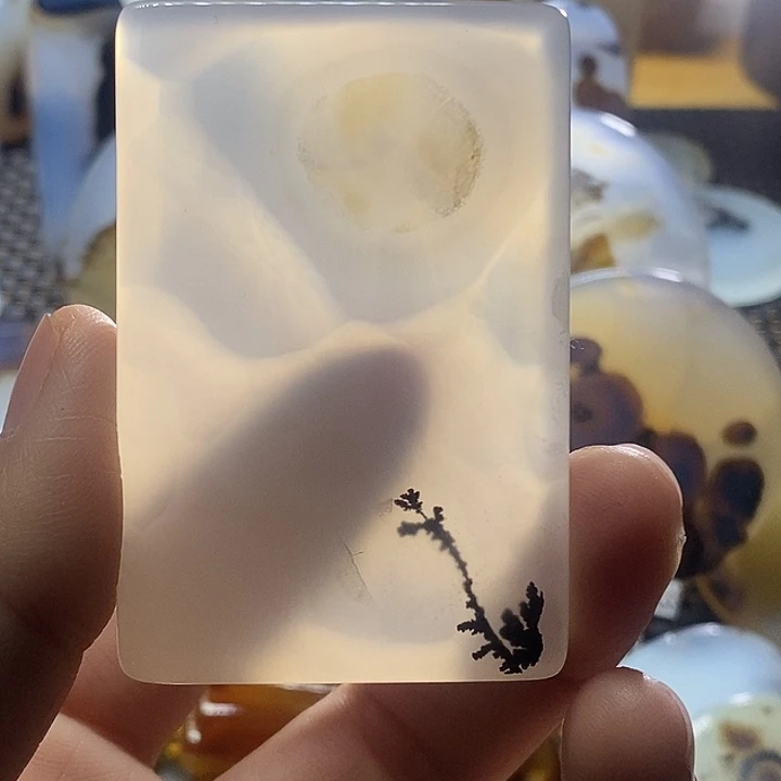 未镶嵌颈饰玛瑙/玉髓飞*