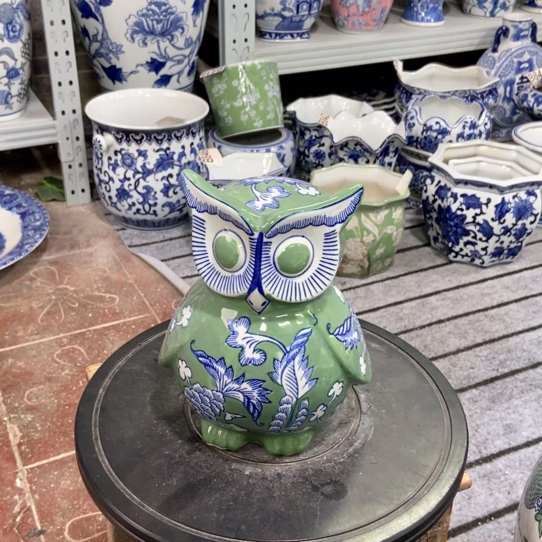 摆件花瓶手绘釉下彩