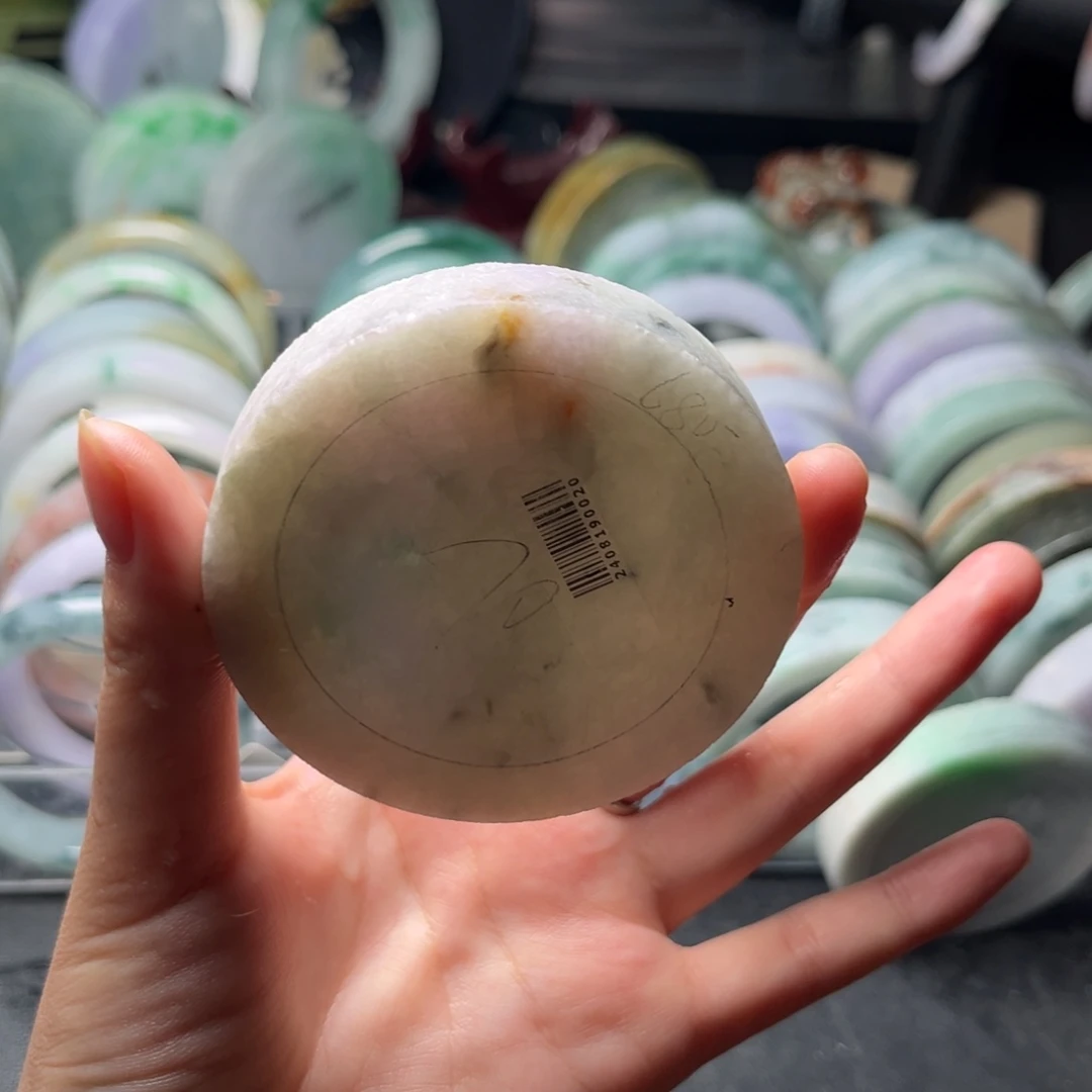 定制翡翠未镶嵌手镯特色山茶花50_55