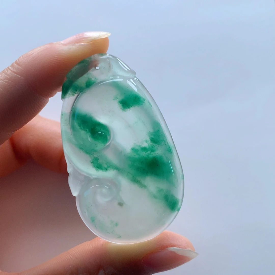 颈饰未镶嵌石英质玉