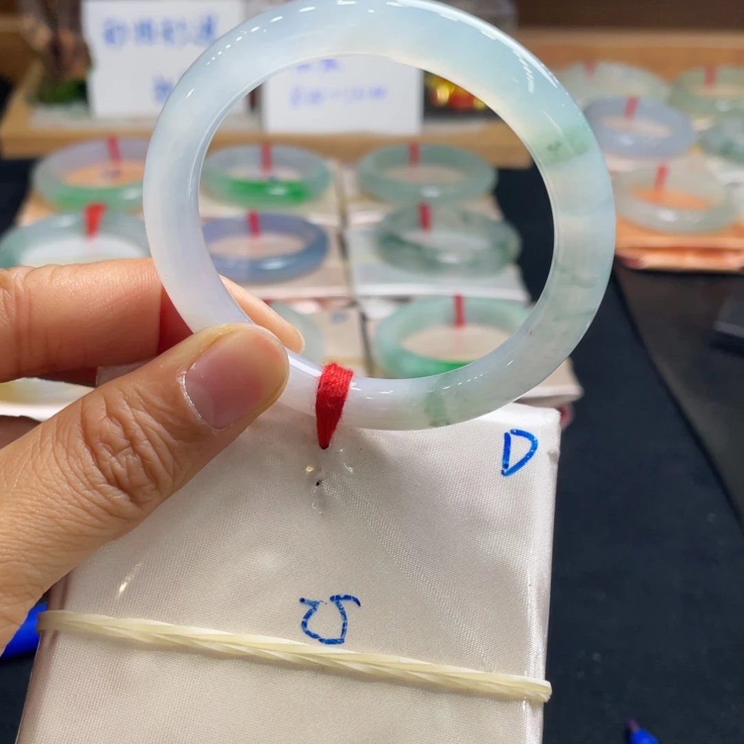 翡翠手镯未镶嵌52天然翡翠A货