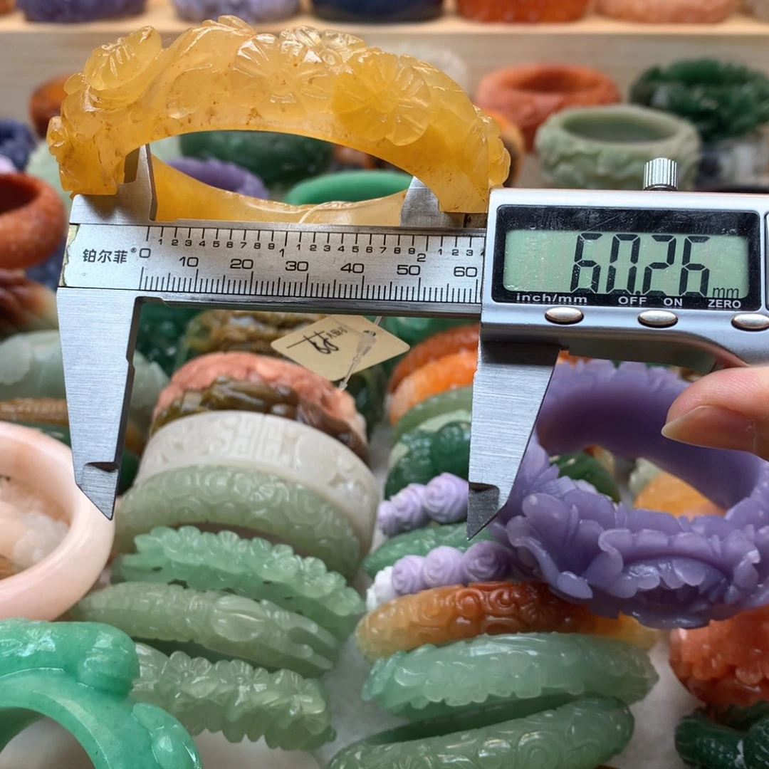 未镶嵌手镯石英质玉