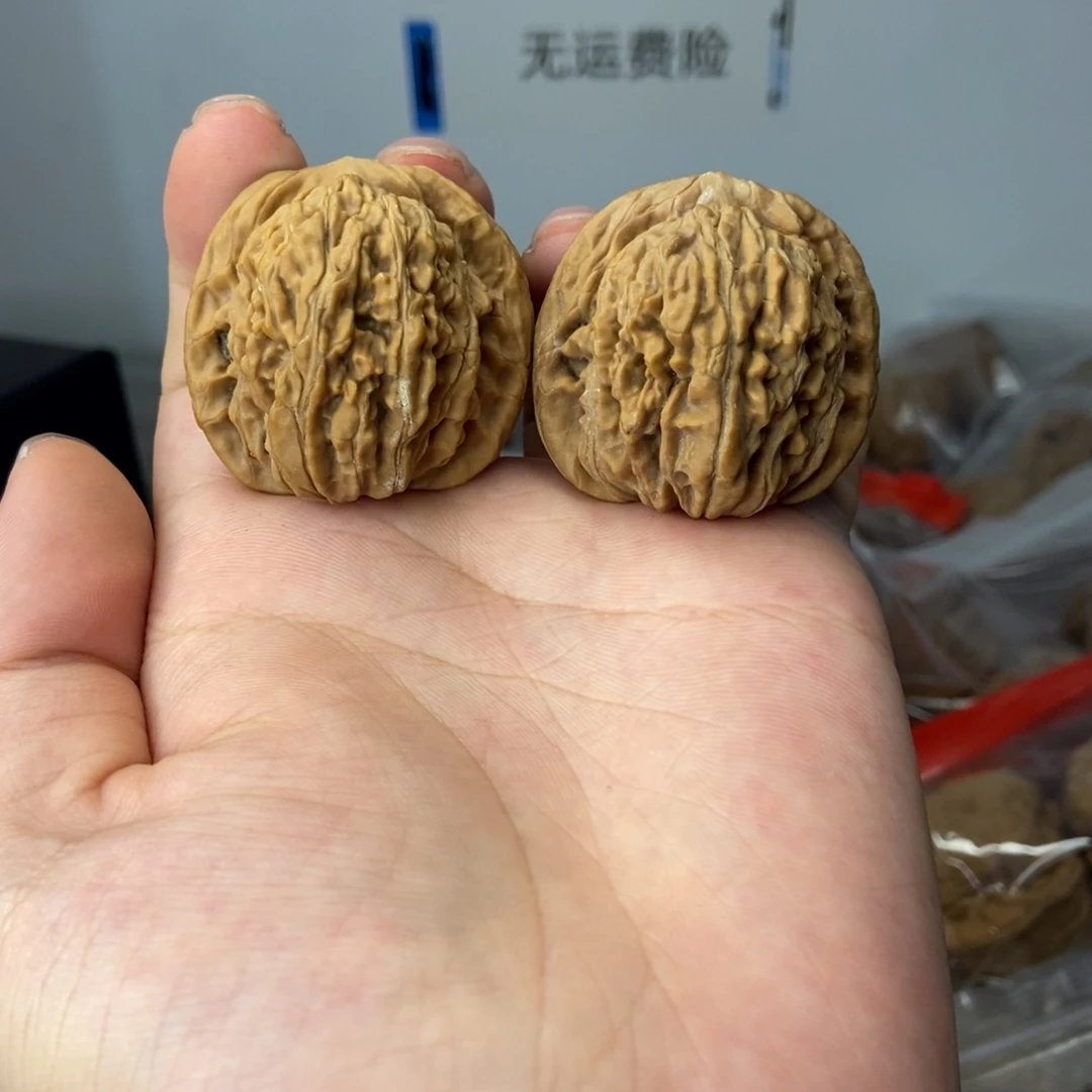 文玩核桃把件38全品红皮楼子