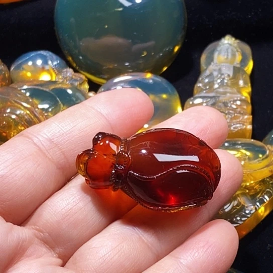 琥珀未镶嵌颈饰钱袋子