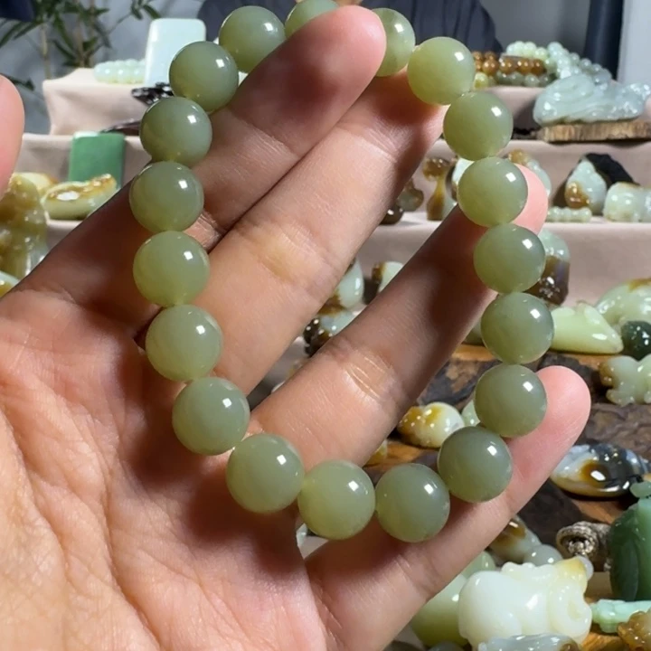 颈饰未镶嵌和田玉（糖玉）