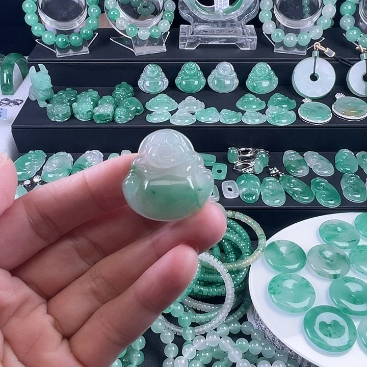 石英质玉未镶嵌颈饰