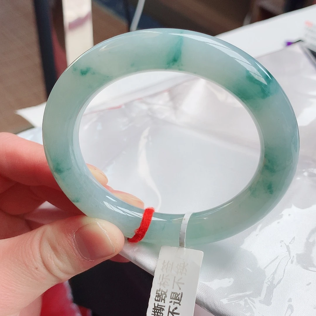 翡翠手镯未镶嵌天然翡翠A货
