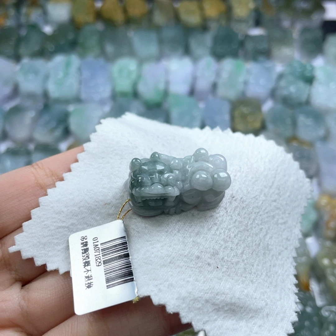 颈饰未镶嵌翡翠貔貅51
