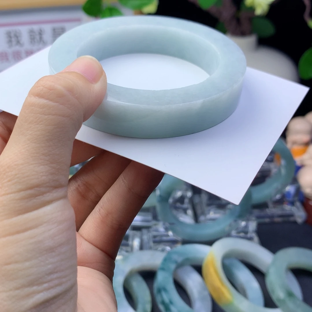 若***爱定制翡翠未镶嵌翡翠手镯