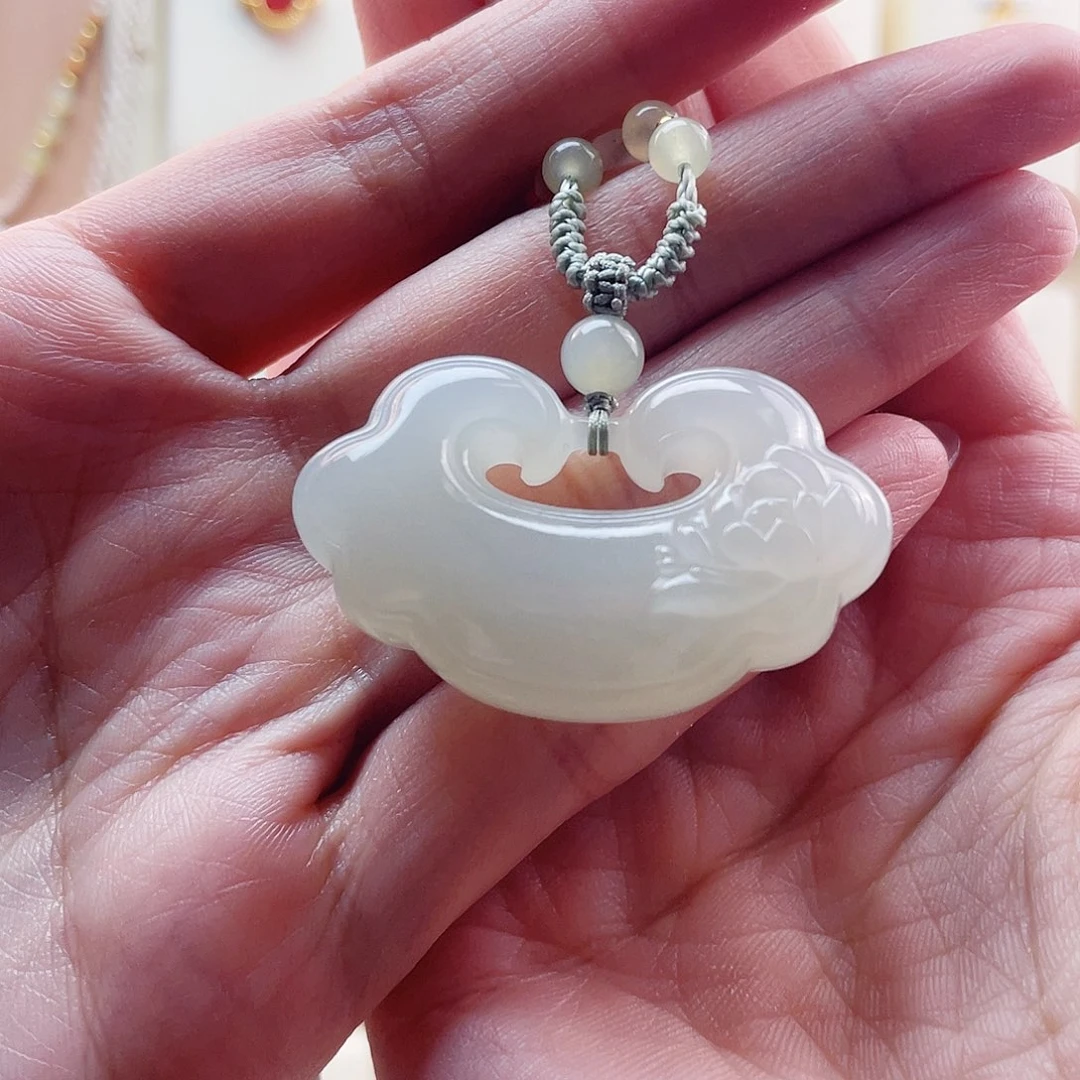 小***神和田玉未镶嵌吊坠(赠链)