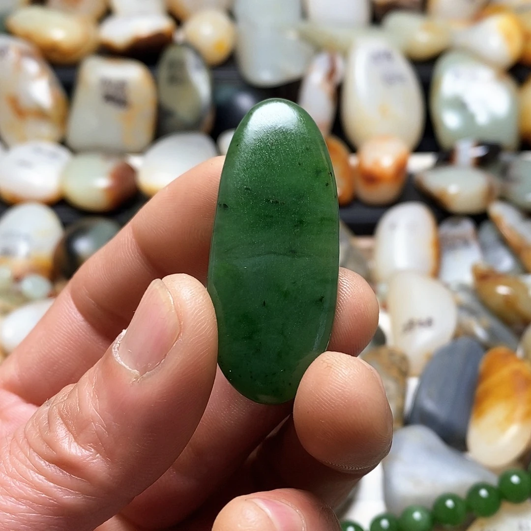 和田玉颈饰未镶嵌吊坠