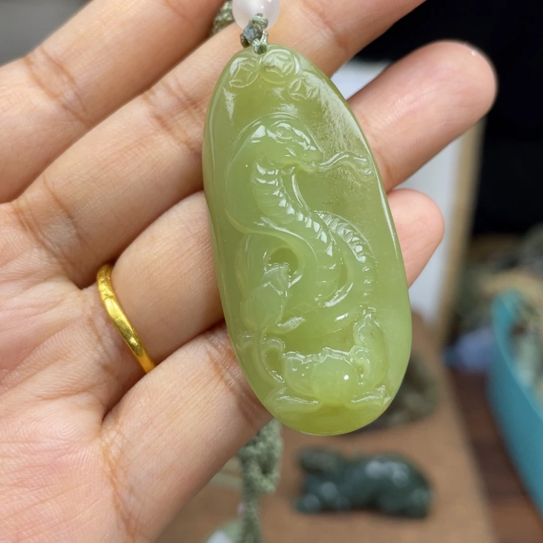 和田玉未镶嵌颈饰