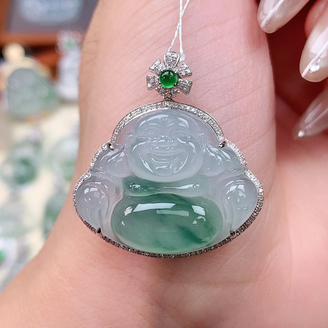 颈饰18K金镶嵌翡翠佛公