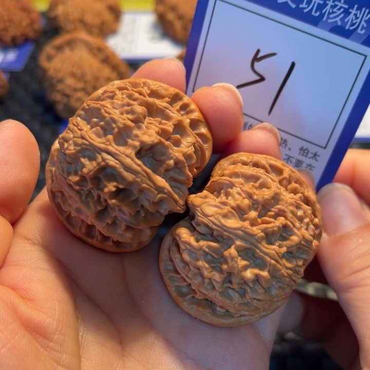 文玩核桃把件46苹果51。，