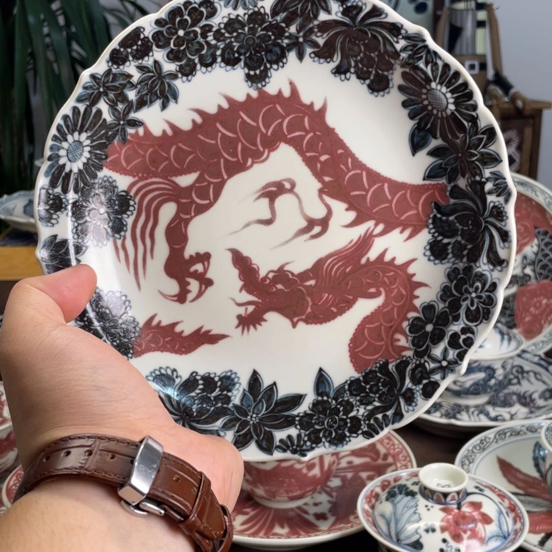 青花釉里红花卉龙葵口壶承