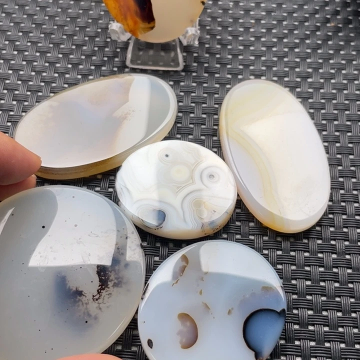 未镶嵌颈饰玛瑙/玉髓微***?